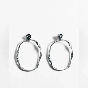 ZARA IRREGULAR HOOP EARRINGS LIMITED EDITION NWT ✨✨✨✨ Celeb style